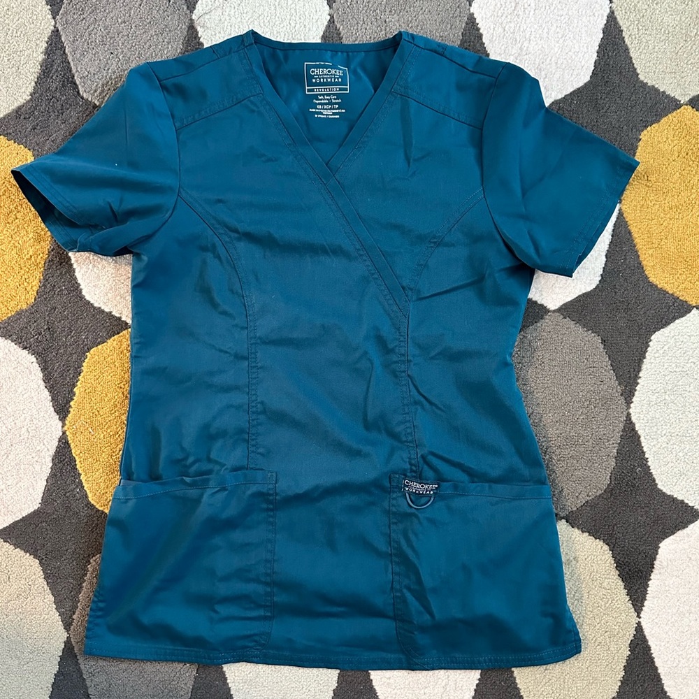 Cherokee Scrub Top